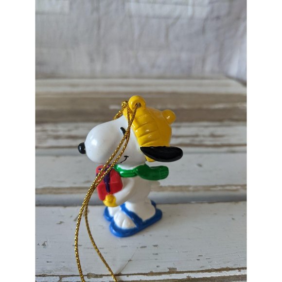 United feature Snoopy red present blue sandals orn - Picture 2 of 6